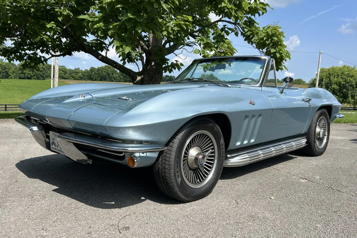 Chevrolet Corvette Convertible
